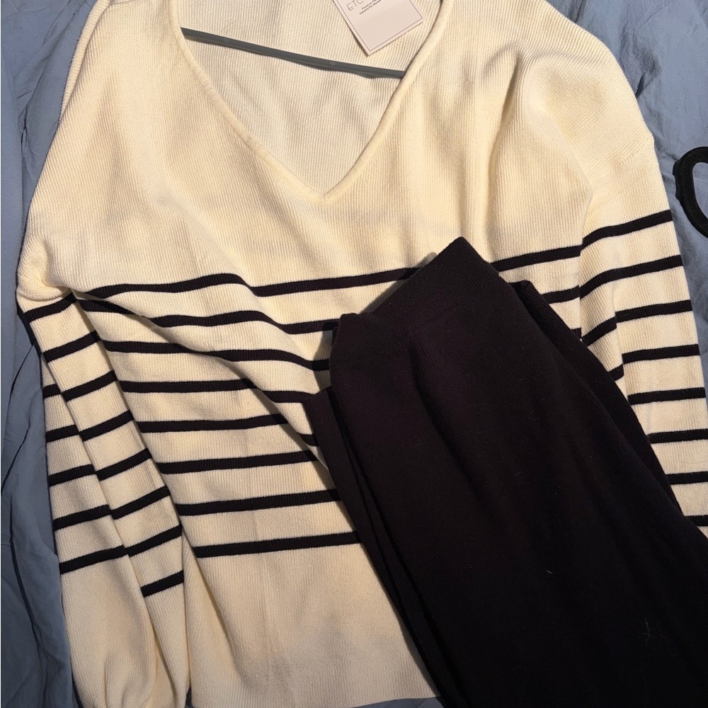 ETCYYNEW Cream Ribbed Sweater - Picture 3 of 3